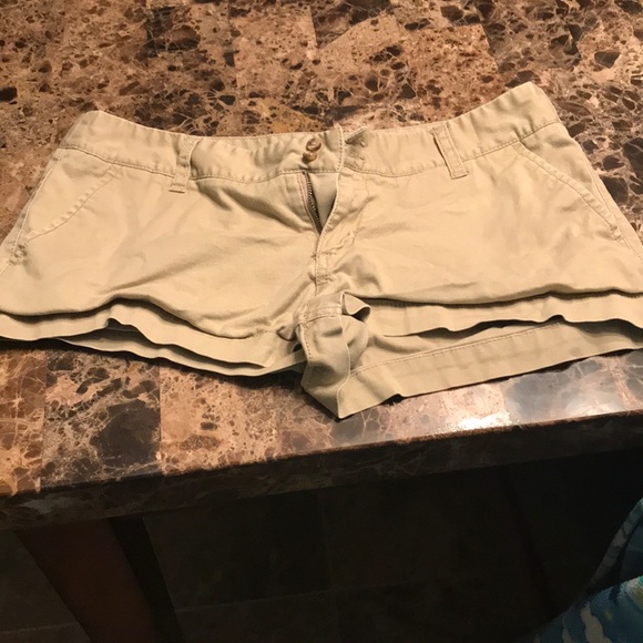 SHORTS - Picture 2 of 8